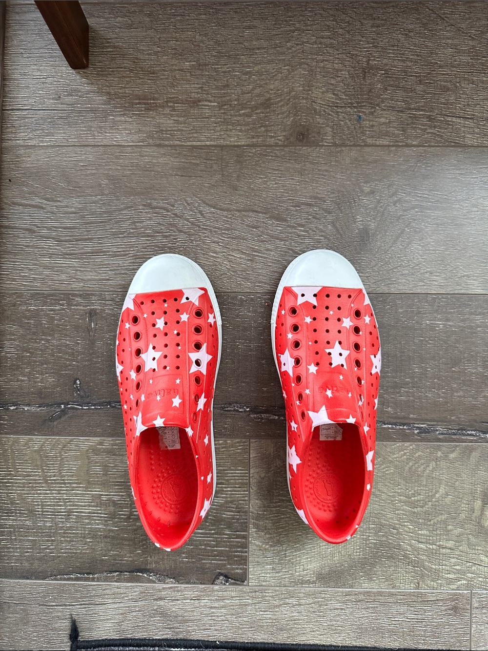 Native Kids Jefferson  Red Star Slip-On Water Shoes